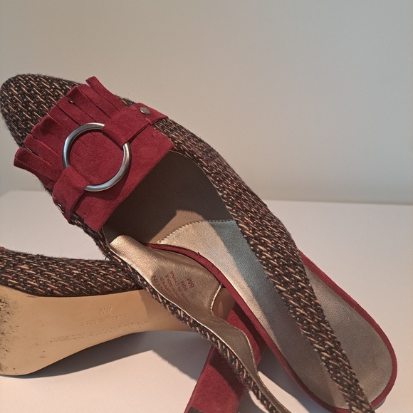 ANNE Klein sandals. - Picture 7 of 7